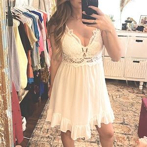 Free people adella lookalike dress white padded flowy lace strappy tank ruffle